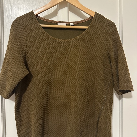 Anthropologie Tops - Anthropologie Postmark Brand Textured Olive Green Shirt with Zipper – Size M